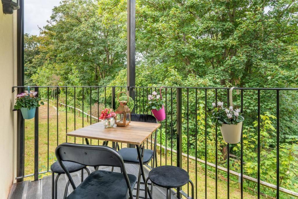 Forest View Apartment- Private Balcony Southampton Esterno foto