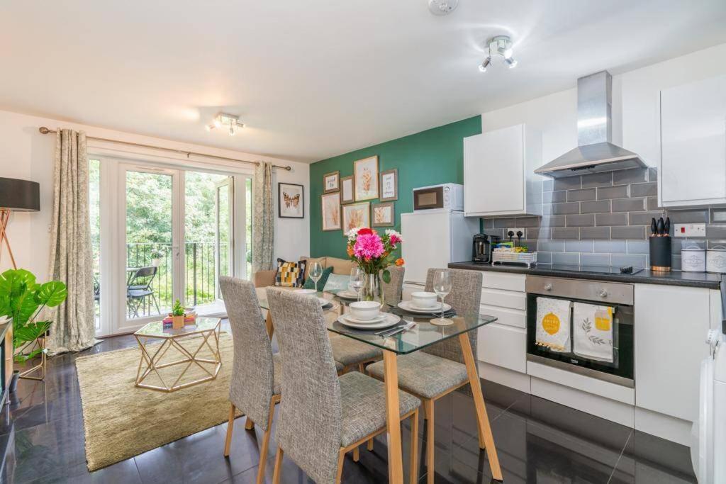 Forest View Apartment- Private Balcony Southampton Esterno foto